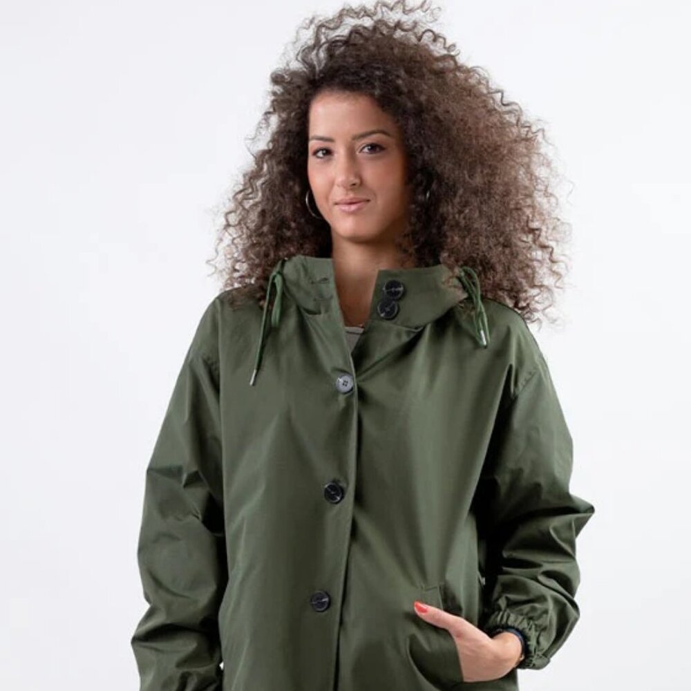 The Windbreaker in Olive Green XL